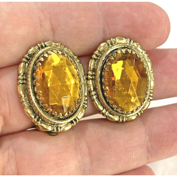 Vintage Whiting & Davis Clip On Earrings Gold Tone Ovals Faceted Topaz Glass - Picture 2 of 4
